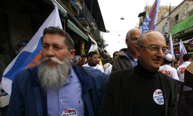 האיחוד הלאומי: אובמה נועץ סכין בגב וביבי הולך אליו