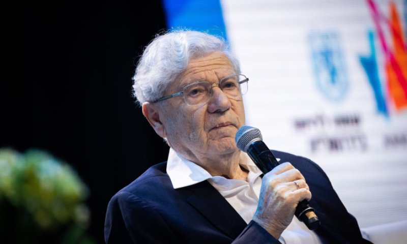 חיבוק דב: המחמאה של אהרון ברק לנתניהו