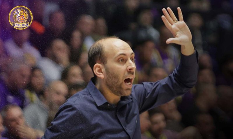 חוזה עד לסיום העונה: זהו מאמנה החדש של הפועל חולון