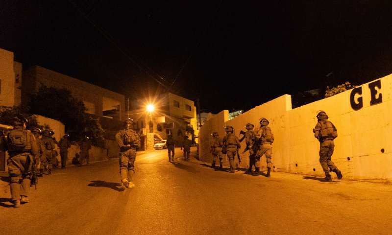 מעצרים ועימותים: לילה של פעולות צבאיות ביו"ש