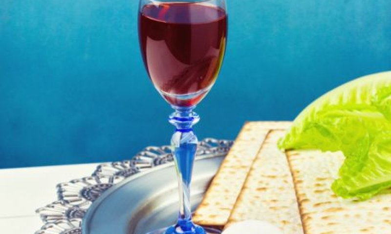 ליל הסדר: למה לא מברכים על קריאת ההגדה?