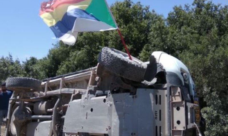 הרכב נהפך והוצת: פקחי רט"ג ניצלו מלינץ'. צפו