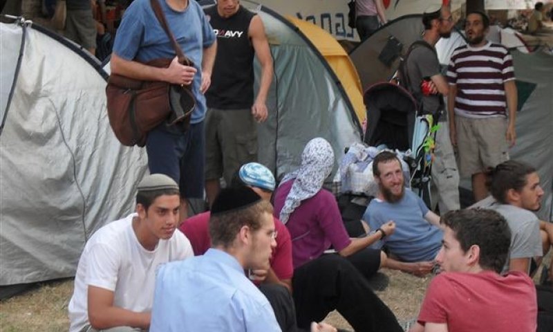 צעירי האיחוד הלאומי: אין דירות בגלל הההקפאה והמסתננים