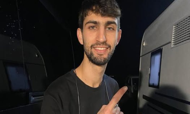 להקת היהודים נפרדת מאיש הסאונד שלהם &ndash; גיא אילוז הי"ד