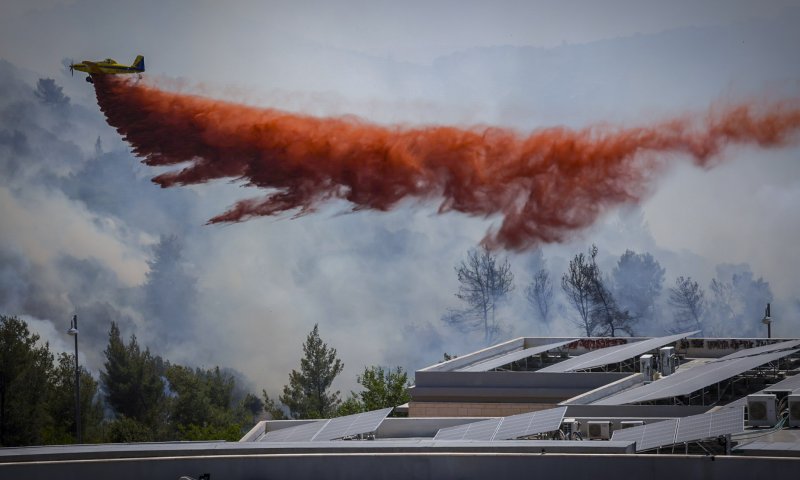 שריפת ענק במעלה החמישה: החל פינוי תושבים