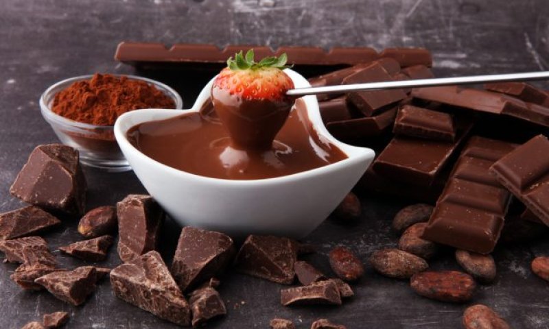 אהבה בצלחת: 8 מתכונים מתוקים לט"ו באב