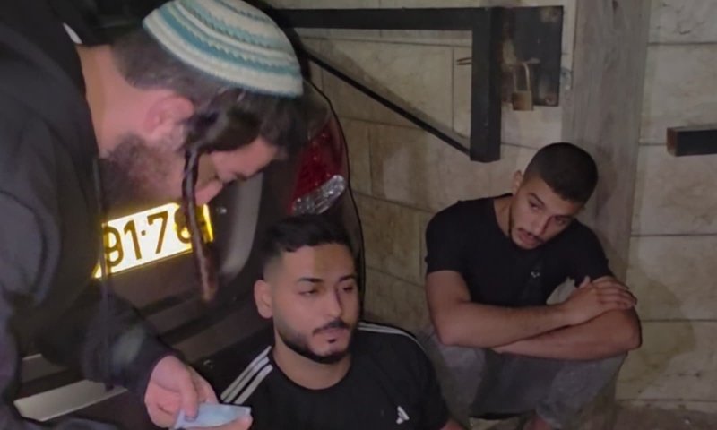 לא קורה בכל יום: חבר הכנסת תפס שב"חים ועיכב אותם בעצמו. צפו