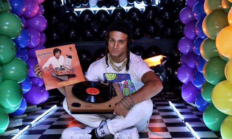 בפאות ובלונים: אסף גורן חוגג יום הולדת בשיר חדש