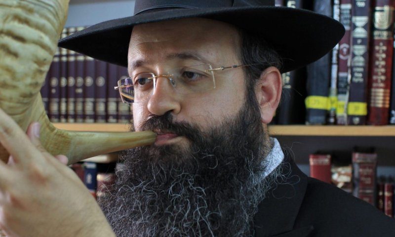 היתומה בת ה-6 ביקשה ברכה לגדל את אחותה בת 3