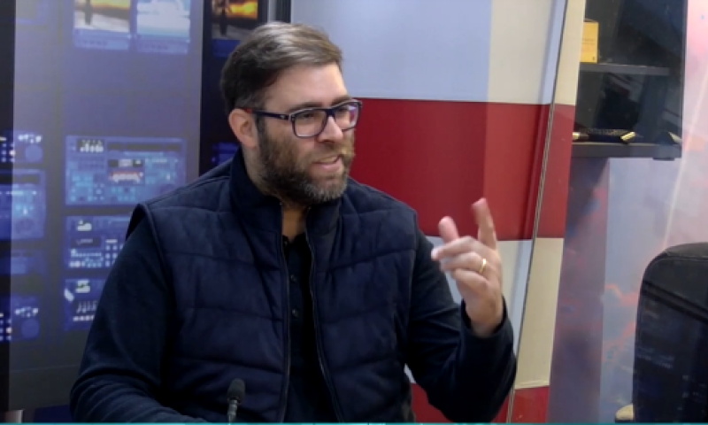 "עדיין לא צפיתי באח הגדול": אורן חזן באולפן סרוגים