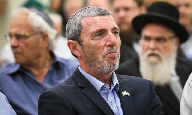 הרב רפי פרץ: "אני גאה בזה שאני מתייעץ גם עם אשתי"