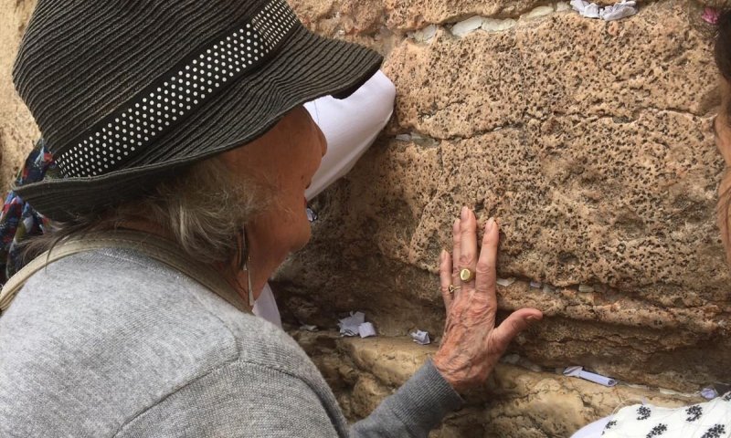 מרגש: בגיל 97, ניצולת השואה חגגה בת מצווה