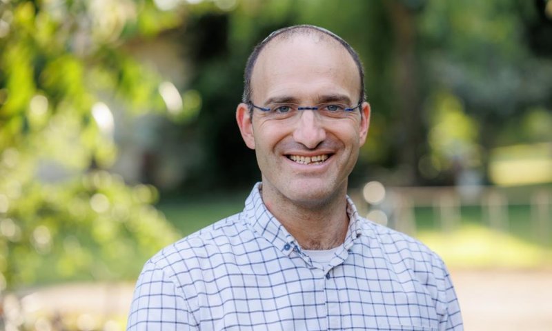 מפתיע: הרב אילעאי עופרן יוצא להגנת החרדים