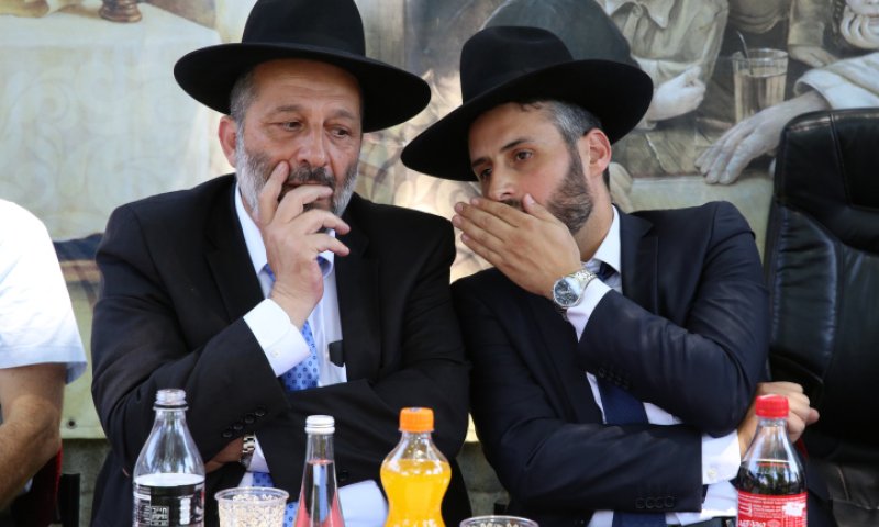 לאן שולח את ילדיו מועמד ש"ס שהיה אמון על החינוך?