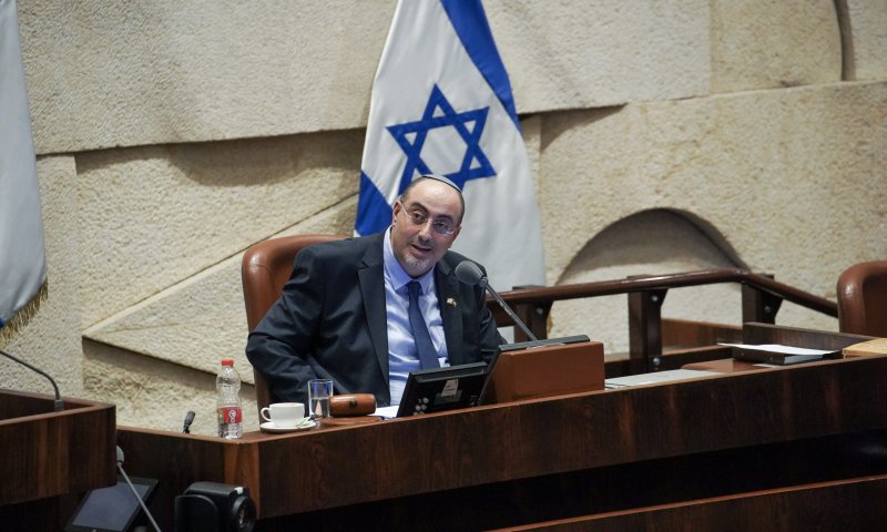 ניסים ואטורי מבהיר: לא ארגנתי את השייט