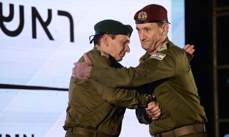 הפרשן הצבאי הבכיר נגד הרמטכ"ל: "הוא האתרוג הגדול מכולם"