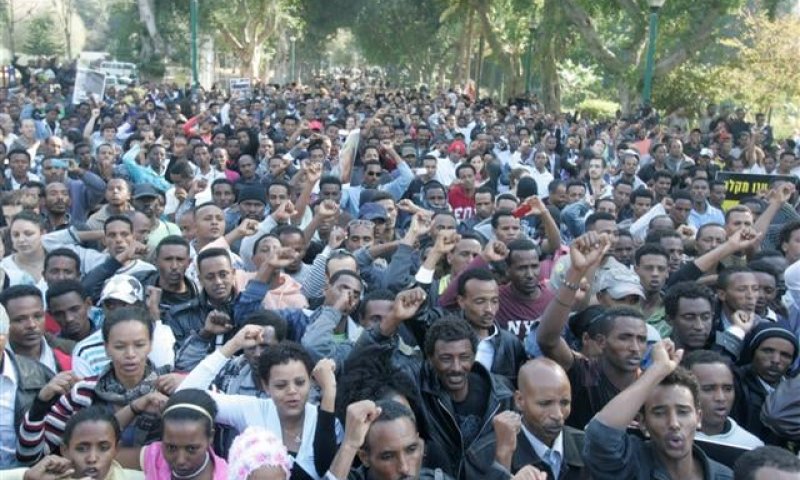 13% מתושבי אילת מסתננים; השר שלום: סכנה לעתיד העיר