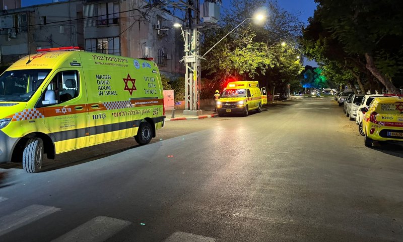 פעולות החייאה בנער בן 17 שהתחשמל בתל שבע, מצבו אנוש