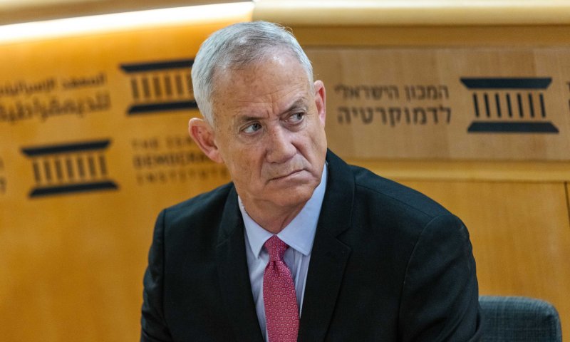 אאוץ': עמית סגל חשף את הצביעות של בני גנץ