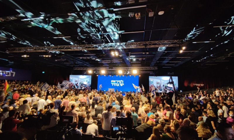 צפו: מתמחים פרצו לנאום של ראש הממשלה