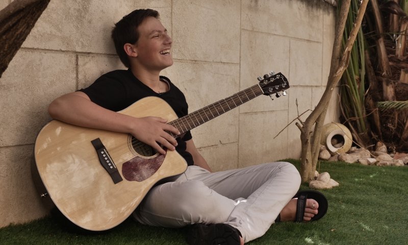 'שובי אליי': הכוכב הצעיר משיק סינגל מפתיע. צפו