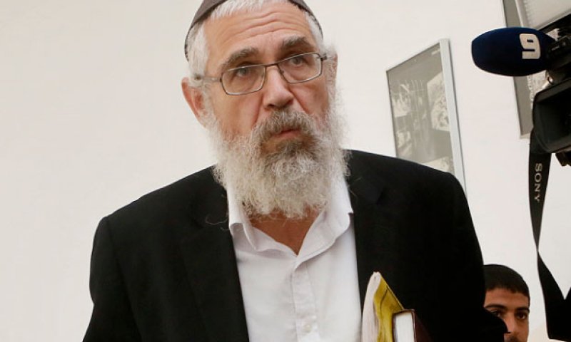 הרב אלון לא ילך לכלא: ששה חודשי עבודות שירות