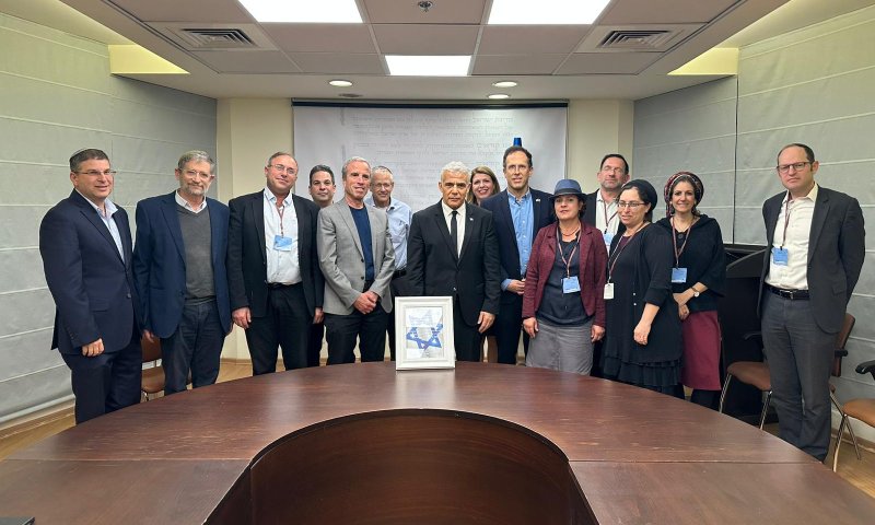 רבנים ורבניות סרוגים נפגשו עם יאיר לפיד