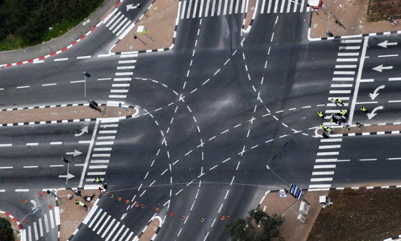תיעוד קשה: חצתה את הכביש ונהרגה מפגיעת רכב