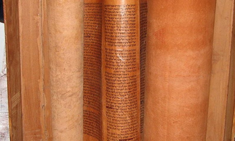 פרשת בראשית: איך צריך להתחיל את התורה?