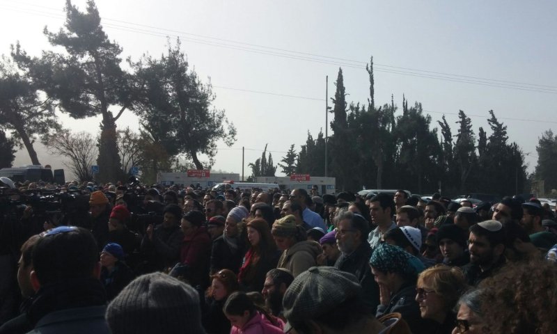 "אמא, סליחה שלא הצלחתי לעזור לך"