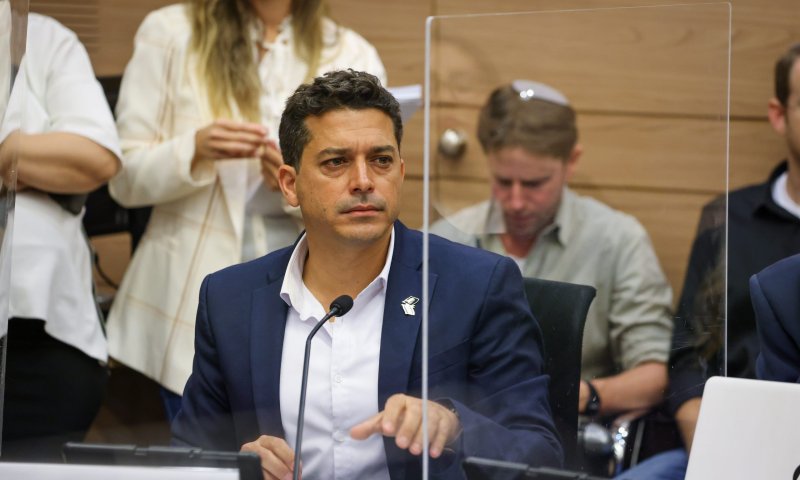 שיקלי במתקפה חריפה: "אין לך אלוקים, נפתלי בנט"