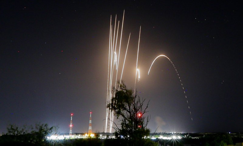 בזמן דיון הקבינט: מטחים כבדים לעבר יישובי הדרום