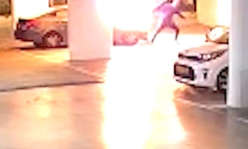 רחובות: נעצר חשוד שהצית את רכבה של גרושתו. צפו