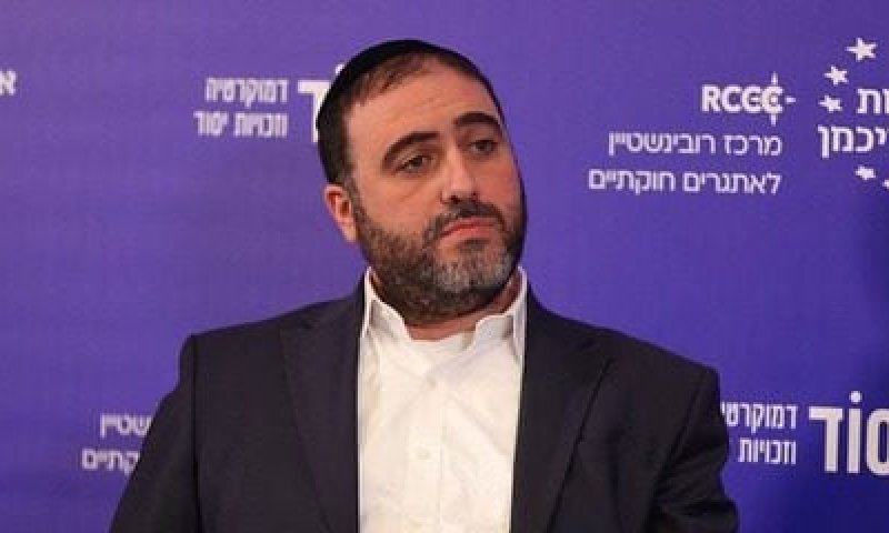 שר הפנים: "זה הזמן הטוב ביותר לבוא להוציא דרכון"