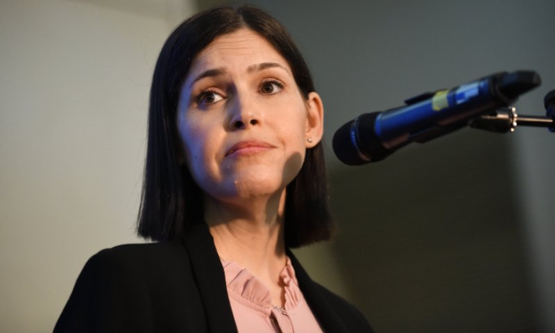 בבריטניה מאשימים: זו הסיבה שאלהרר לא נכנסה