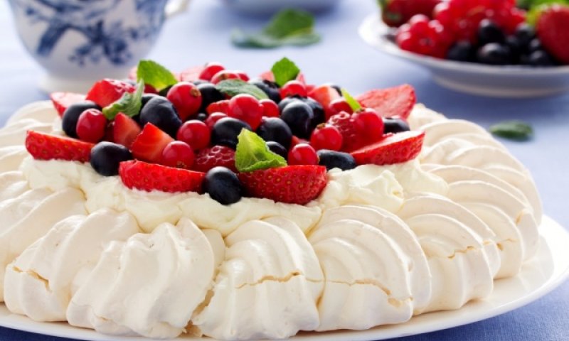 המנצחת של האביב: מתכון לפבלובה מרשימה לשבת