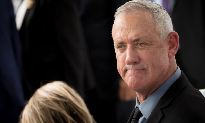 עכשיו הכל ברור: זה היועץ החשאי של בני גנץ?