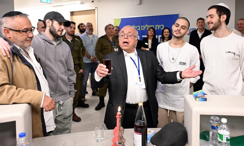 סבא של אליה כהן, ערך את ההבדלה הכי שמחה בעולם. צפו