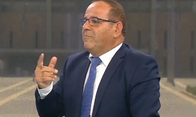 'מי החיים' |  איוב קרא: אני מייבא מים נגד קורונה. צפו