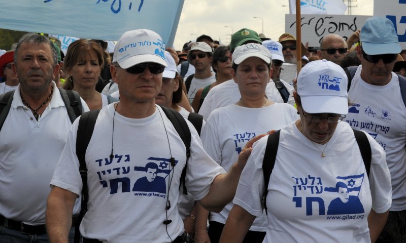 קמפיין אגרסיבי:על התגייסות כלי התקשורת למען שליט