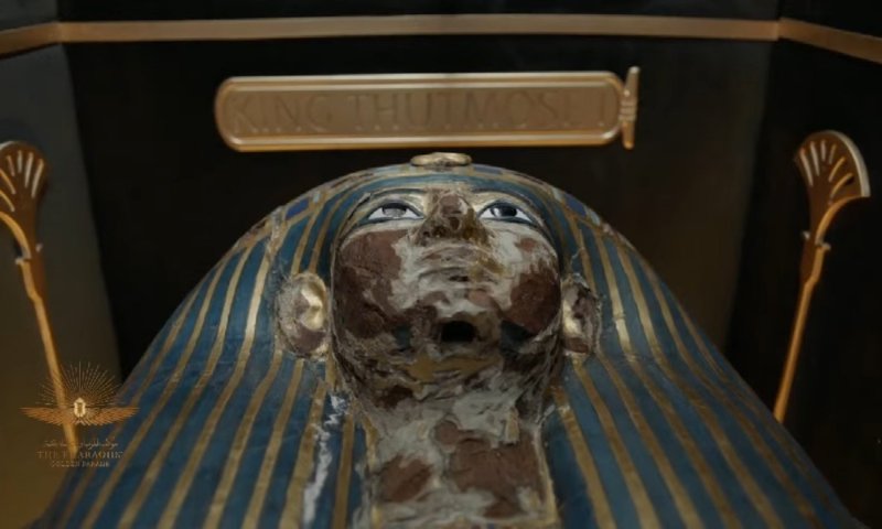 יציאת מצרים: מומיות צעדו ברחובות קהיר &bull; צפו