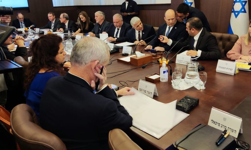 גנץ בתגובה ראשונה לחשיפת סרוגים: "זו תקלה"