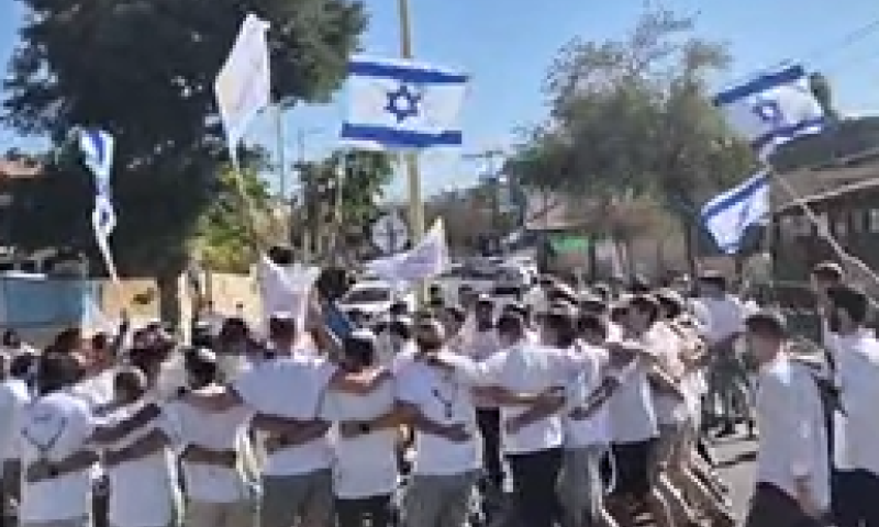 הדלתות שננעלו בפני המחבלים, נפתחו לשמחה של גיבורים