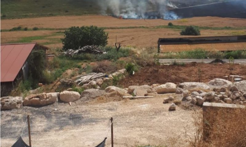 להבות סמוך לבתים; כבישים נחסמו; שריפות ברחבי הארץ