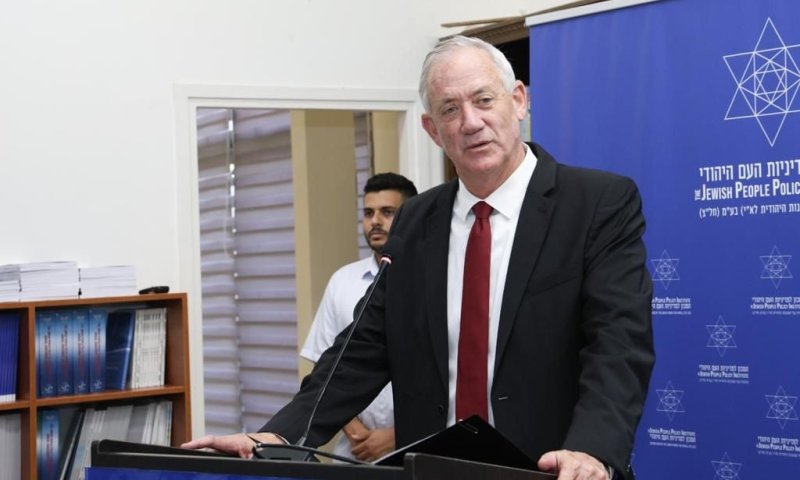 סקר מנדטים: גנץ מתחזק, סמוטריץ' שוב לא עובר