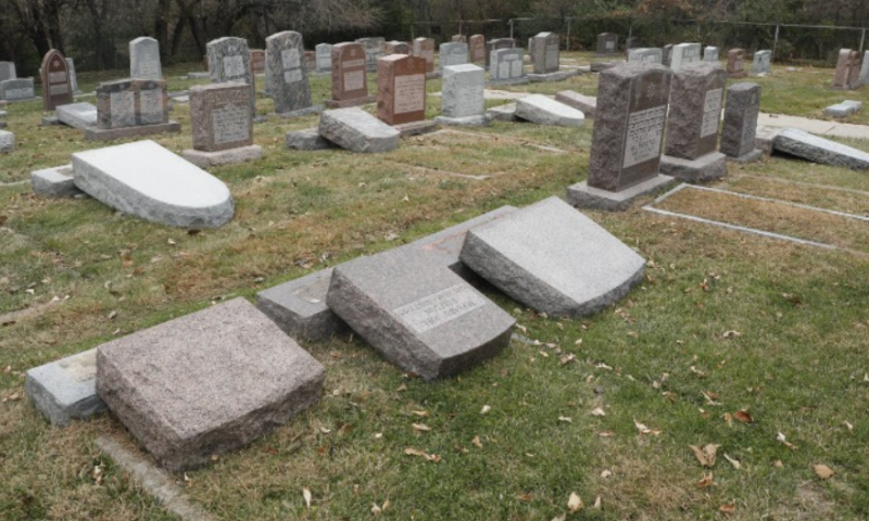 ארה"ב: עשרות מצבות הושחתו בבית קברות יהודי