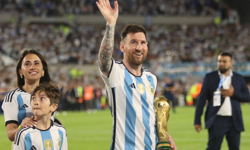 בין קודש לספורט לבראשית: המונדיאל בקטאר והמתקפה על פרל הרבור