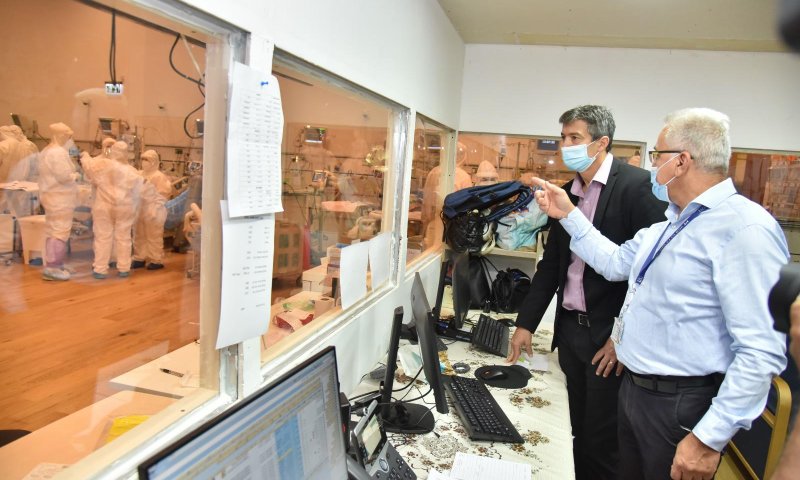 השר ביקר במחלקת קורונה, וחולה נפטר: "זה מצמרר"