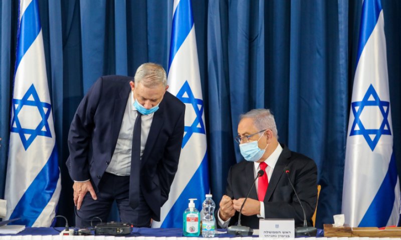 גנץ לנתניהו: עם תרגילים פוליטיים לא הולכים לכספומט