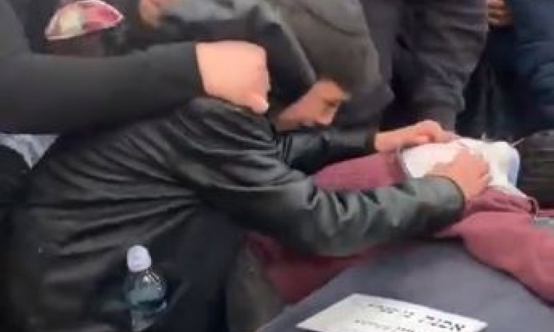 קורע לב: היתומים נפרדו מאמם שנפטרה מקורונה